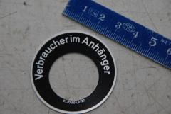 Schild: Verbraucher im Anhänger 