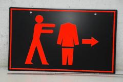 Hinweis Schild: Kleiderabgabe 