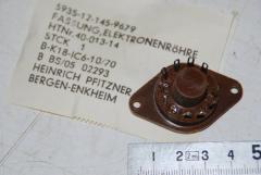 Röhrensockel, Röhrenfassung 