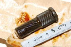 Radbolzen, Gewinde M18 x 1,5 