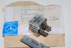 Elektronisches Bauteil Mercedes 