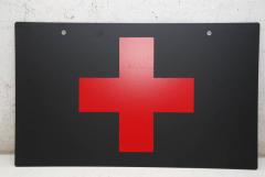 Hinweis Schild: Rotes Kreuz 