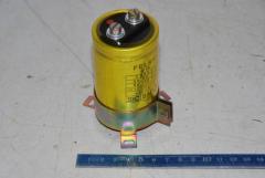 Großer Kondensator mit Halter 