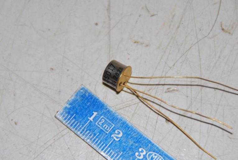 Transistor 2S017 