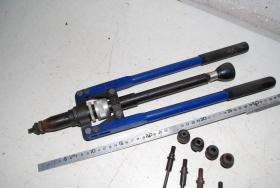 Zange für Blindnietmuttern 