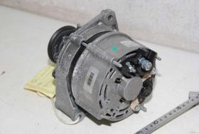 Lichtmaschine, Generator, 14 Volt, 65 A 