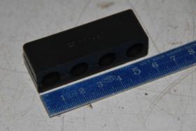 Gummipuffer für Leitungen 