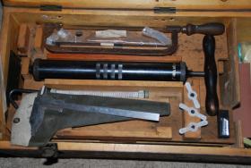 Werkstattausstattung Kfz u. Waffen Inst. 