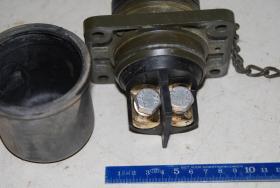 2-polige Nato Steckdose nach VDA 72597B 