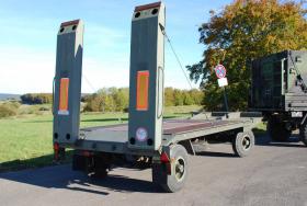 Lkw Tiefladeanhänger 7t mit Auffahrrampen 