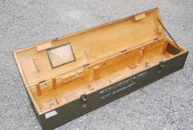 Lange Bundeswehr Holzkiste 