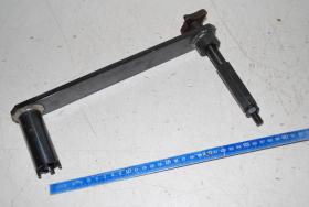 Gegenhalter, ZF 56 136 864 