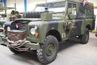 Land Rover 109 zum Restaurieren 