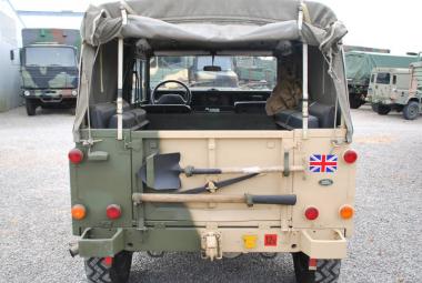 Land Rover 90 LHD Diesel Softtop + Anhänger 