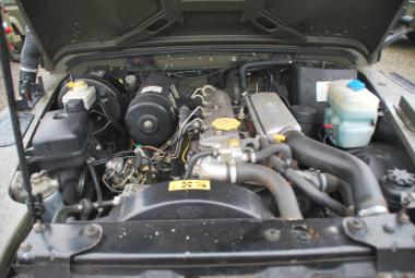 Land Rover 90 XD "Wolf" RHD Hardtop 